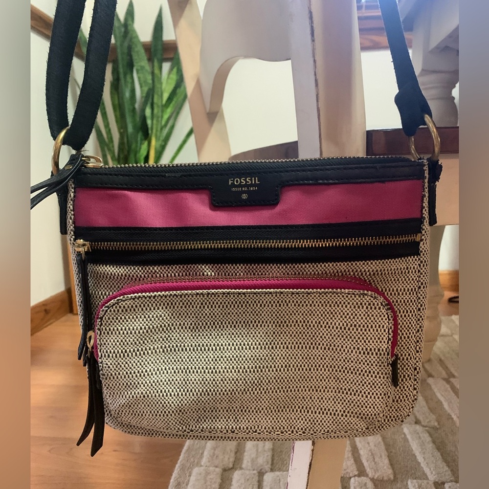 Fossil Crossbody Purse / Bag with Adjustable Strap NICE